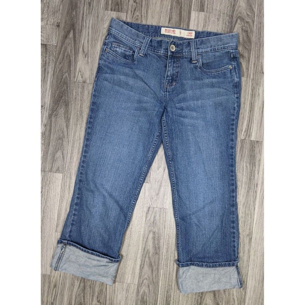 (3/$35) Mossimo Size 7 Low Rise Cuffed Embroidered Cropped Denim Blue Jeans